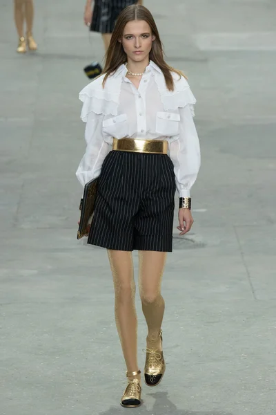 Look 70